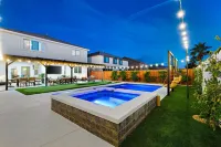 Emerald Bay w/ Pool, Spa, Golf, Game room & more! - مسبح