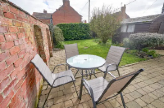 A Stunning Ground Floor Apartment Hotels in 