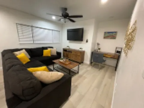 Riverside Cozy Modern Oasis with Pool