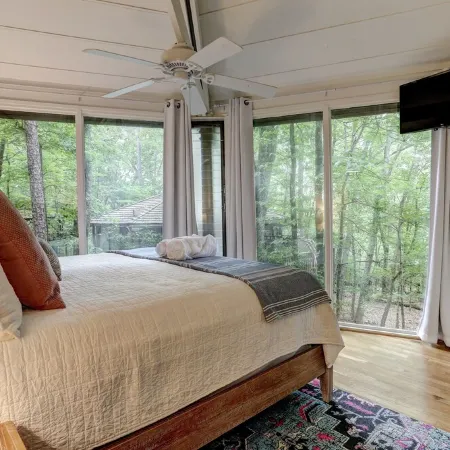 Mountain Getaway Nestled In The Foothills of The Blue Ridge Mountains.