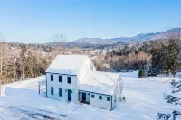 New Construction Modern Farmhouse, 360º MTN Views, Btwn MTN & Village