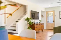 Hickory House - Family/Group and Pet-Friendly Retreat Near Lockhart Square!