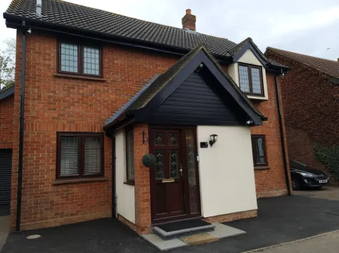 London Luxury 6 Bedroom Large House with 3 Bathrooms  Free Parking Close to Tube