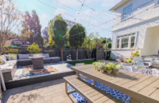 Hidden Gem - Luxury Living - Walk Everywhere