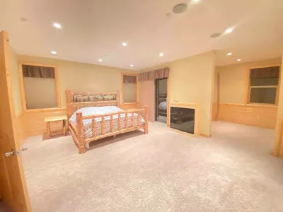 Memorial Special! Huge Retreat in Exclusive Neighborhood - 2 Master Bedrooms