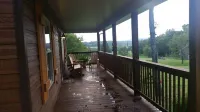 Come enjoy this newly built Hillside country Cabin  located near buffalo river
