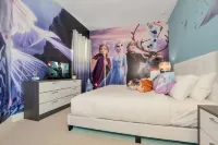 Awesome new dram vacation home 5 min. from Disney