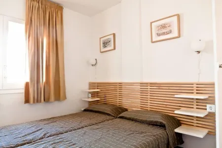 L'escala: In front of the sea-Passeig Maritim-l'Escala-Wifi free Отели рядом с достопримечательностью «Alfolí Museu de L'Escala»