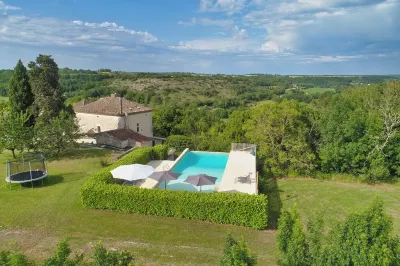 Gîte Fermette spacious cozy French farmhouse Plan d'eau de Montcuq 주변 호텔