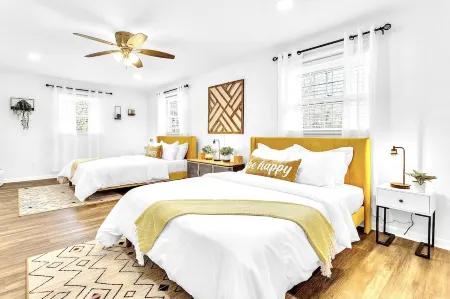 Modern & Cozy Home mins to Decatur Sq & DT Atlanta