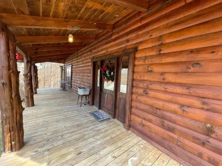 River Road Hideout  PRIVATE RIVER ACCESS! Pet friendly