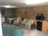 #2 Farm Charm Kitchenette near Wolf Pen trails, alcohol/smoke-free environment