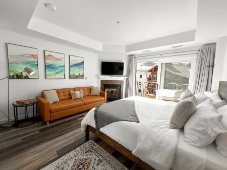 Retreat in the Heart of Mt Crested Butte! Skin-In/Out - Studio/Pool/Hot tub