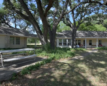 PeachTree Cottage near Lost Maples 班德拉縣酒店