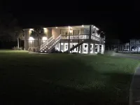 200 feet on the water with boat house!!! Hotels in Hackberry