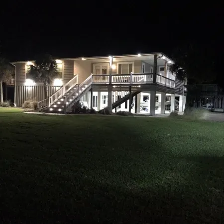 200 feet on the water with boat house!!!