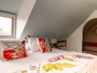 Nautically themed apartment with Ocean View Hotels in Bristol