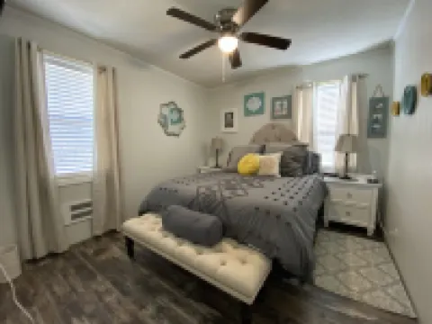 Uncork, Unwind, Relax @ this family & pet friendly Lake home #2 Hotels in Stephens County