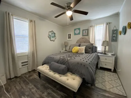 Uncork, Unwind, Relax @ this family & pet friendly Lake home #2 Отели рядом с достопримечательностью «Toccoa Falls»