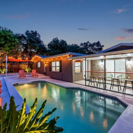 2,100sqf Villa  · KING Beds  · Heated Pool · Game Room · GYM · Beach 2miles