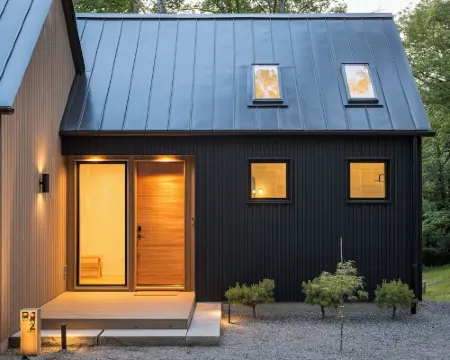 Elevated Forest Retreat: 1BR Near Asheville ウィーヴァーヴィルのホテル