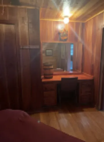 Beautiful Rustic Cabin at Enid Lake, near Grenada Lake, Sardis Lake & Ole Miss
