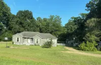 Spacious 3 Bedroom Home 1 Acre Unlimited Fast wifi Hotel di West Feliciana Parish