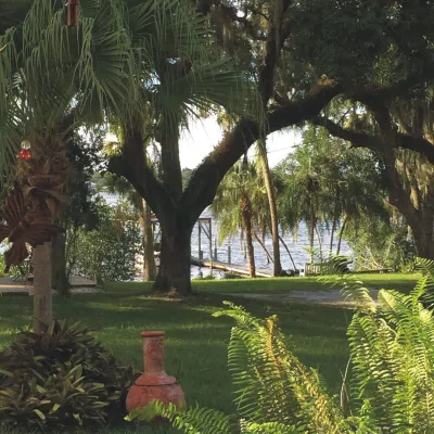 Beautiful Riverfront Cottage w/ boat dock - 15 mins from beach -  Sept Savings!!
