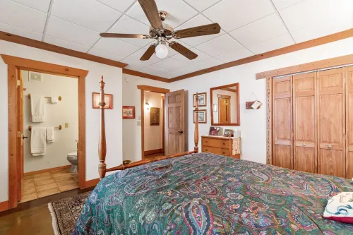 Comfy Country Condo - East