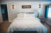 Remodeled Traverse City Home - Lake View-Golf and Wineries