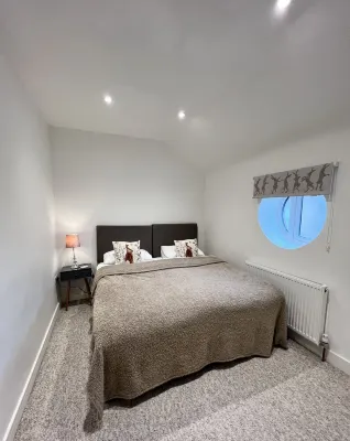 THE HAYLOFT CHESHIRE- A Brand new stunning barn conversion.