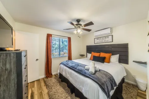 Peaceful Show Low Cabin in the pines! 3 min to the lake!