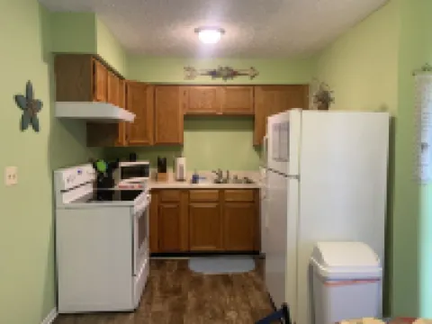 Ezekiel's Getaway side 2 near Ark Encounter with Game room