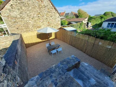 ACCESS TO THE SEA - SCIOTOT - LA PETITE MAISON