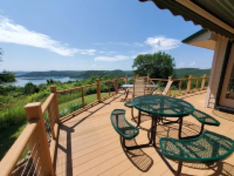 Breezy Point- Huge Home & Amazing Lake Views! Near Sailboat Club & Marina