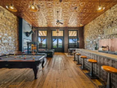 THE URBAN COWBOY | Historic loft meets the spirit of the cowboy Hotels in Llano