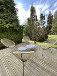Close to the city centre. Private top floor surrounded by a spacious garden