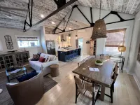 Upscale Downtown Suite in Lewes Hotels in Lewes