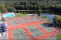 Spacious "Design Lodge" In Woods - Bushkill