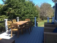 WALK TO VILLAGE LOCATION, NEW POOL, FAMILY COMPOUND!