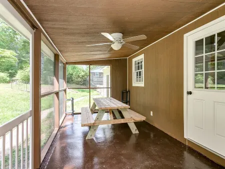 Travelers rest retreat Отели рядом с достопримечательностью «White Rabbit Fine Arts Gallery»