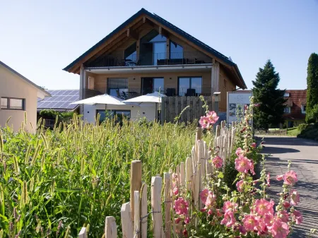 TANTE IDA'S Suite with unique lake and mountain views