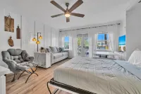 Relax in the Heart of Gulf Place! Cozy Studio! Steps to Deeded Beach!