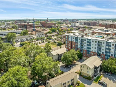 Spacious 3-Bedroom Condo with Outdoor Patio in the Lovely Auburn, Al