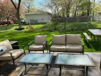 Comfortable, newly renovated home, walk to beach!