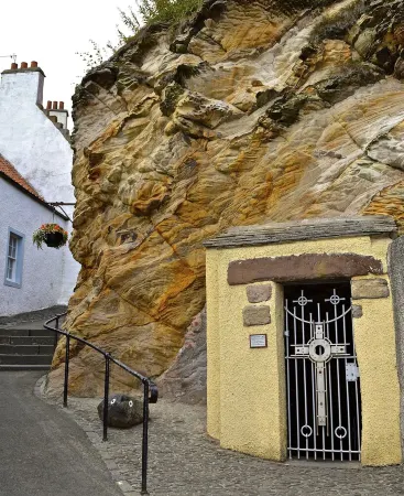 APARTMENT WITH STUNNING SEA VIEWS IN PITTENWEEM NEAR ST ANDREWS Отели в г. Anstruther