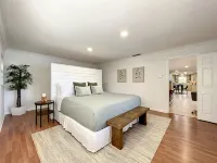 Waterfront Oasis - King Beds • 10min Walk to Beach - Jacuzzi