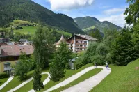 Exclusive mountain lodge style apartment - 90 m² - Free WIFI Hotels in Ortisei
