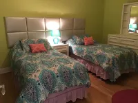 Lakefront Condo Sleeps 7-3br/2ba private beach/balcony/indoor pool  specials-ask Hotels near Breakwater Beach