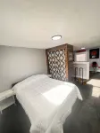 Creekside cottage with hot tub and fishing